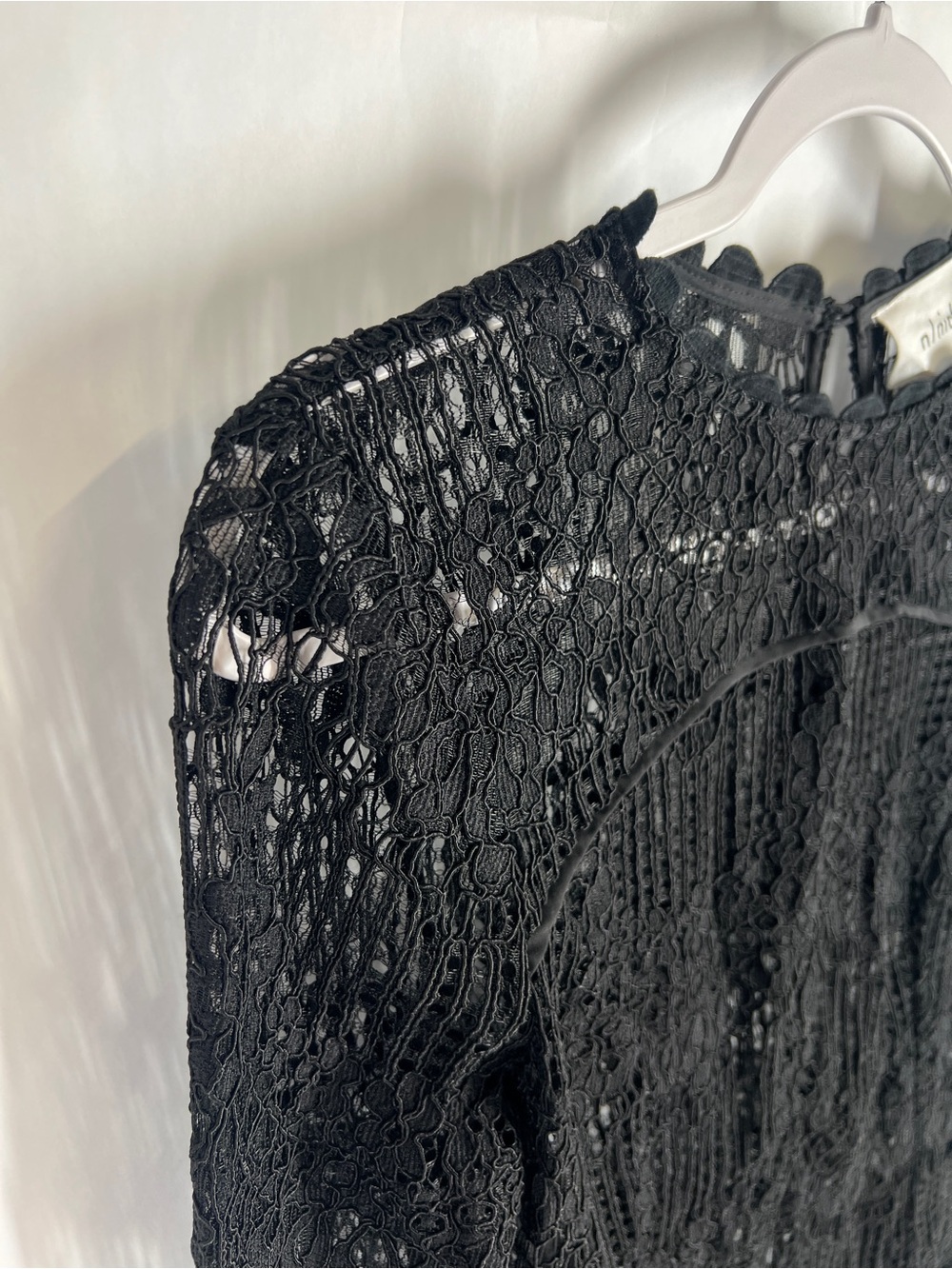 N/Nicholas Black Sheer Lace Long Bell Sleeve Blouse Top Size 4 - Picture 4 of 16